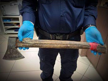 Biesko-Biała: Weszli przez okno i zaatakowali mężczyznę siekierami