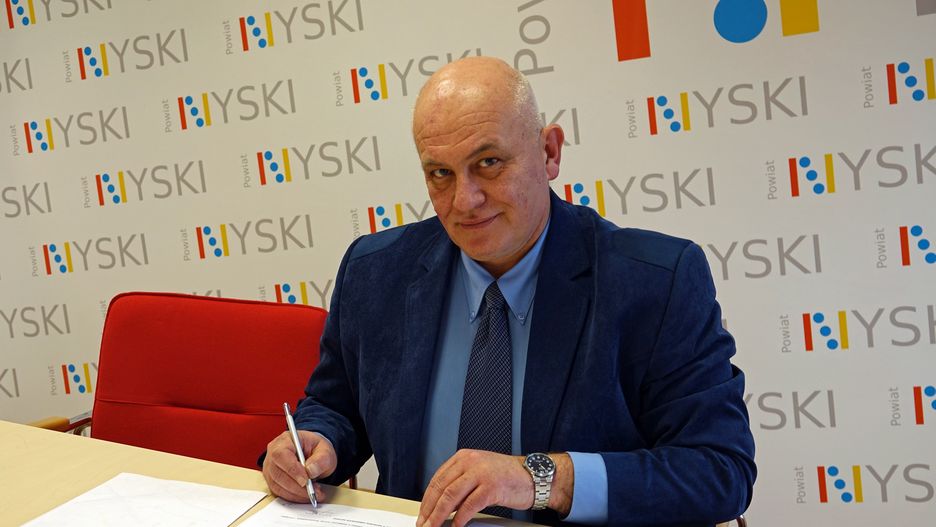 Szczpeionka na COVID. Jest decyzja PiS ws. starosty, który zaszczepił się przed medykami (Źródło: Starostwo Powiatowe w Nysie)