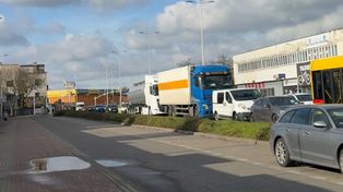 Włocław: Mieszkańcy ruszyli na groby. Na tych ulicach utkwisz w korku