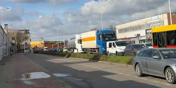 Włocław: Mieszkańcy ruszyli na groby. Na tych ulicach utkwisz w korku