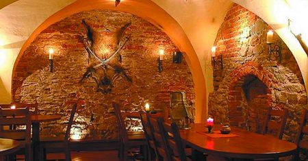 Kończyce Małe. Zamek. Historia. Ciekawostki