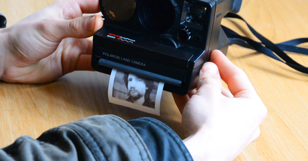 Nie musisz robić zdjęć Polaroidem na drogich wkładach. Jest tańszy sposób