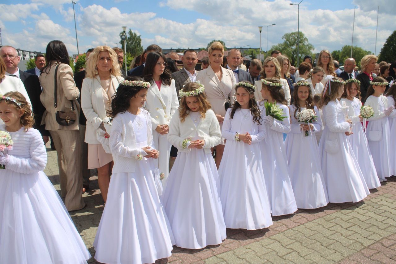 Pierwsza Komunia Święta w parafiach: pw. Narodzenia Najświętszej Maryi Panny i pw. Najświętszej Maryi Panny Matki Kościoła i św. Barbary