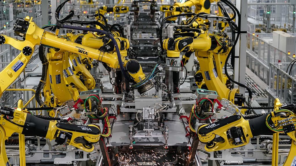 Savannah Bet Its Economy on a Big Hyundai Plant. Now It Has to Find the Workers
Robotic arms weld roofs onto automobile frames at the Hyundai Metaplant electric vehicle manufacturing facility in Ellabell, Georgia, US, on Wednesday, June 11, 2025. The historic city of Savannah, known for gardens and gothic mystery, is leaving no stone unturned as it helps South Korean auto giant Hyundai staff up a futuristic new factory. Photographer: Elijah Nouvelage/Bloomberg via Getty Images
Bloomberg
vehicles, u.s., manufacture, automotive, transportation and logistics, north american, ev, fabrication, vehicle, united states of america, business news, city transport, autos, cars, automobiles, electric vehicles, automobile, american, u.s.a., georgia (u.s.), evs, auto, us, industries, americas