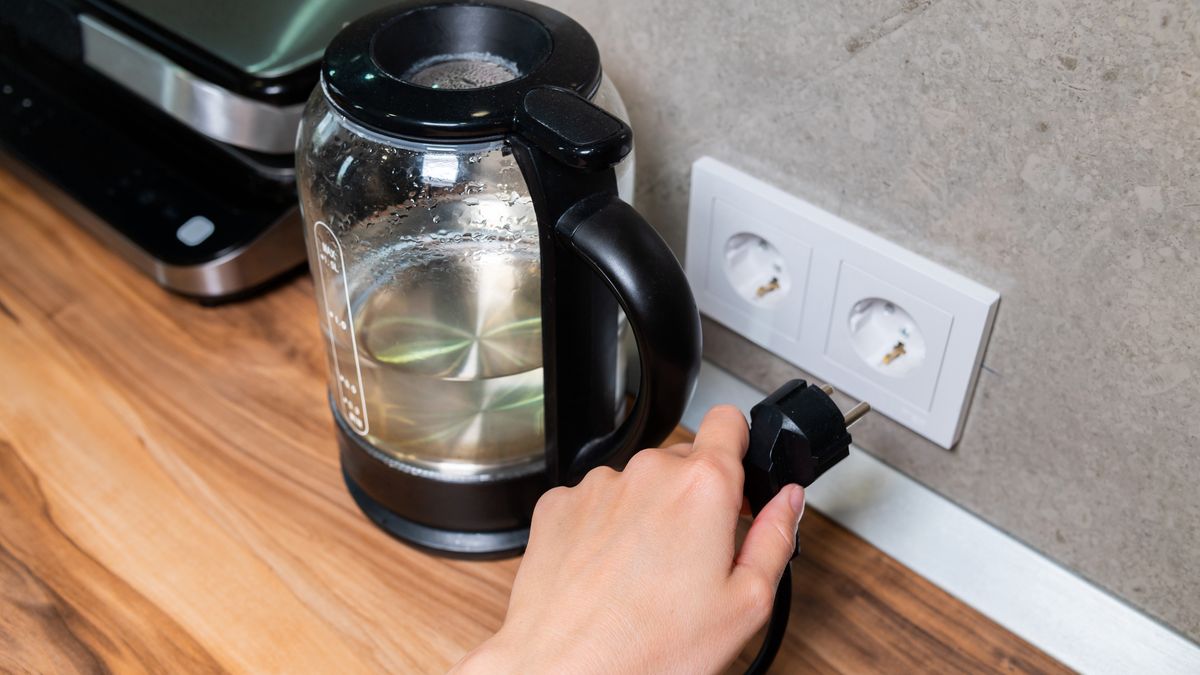 Ile kosztuje zagotowanie wody w czajniku elektrycznym?