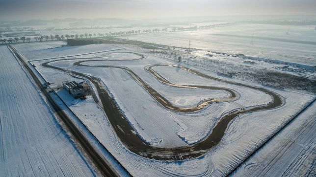 Zdjęcie Toru Łódź i domów okolicznych mieszkańców, którym może przeszkadzać aktywność obiektu (fot. Tor Łódź)