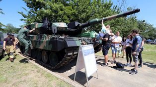 Wyrzutnie rakiet, czołgi, występy orkiestr policyjnych i wojskowych - we Wrocławiu trwa Rekon 2025