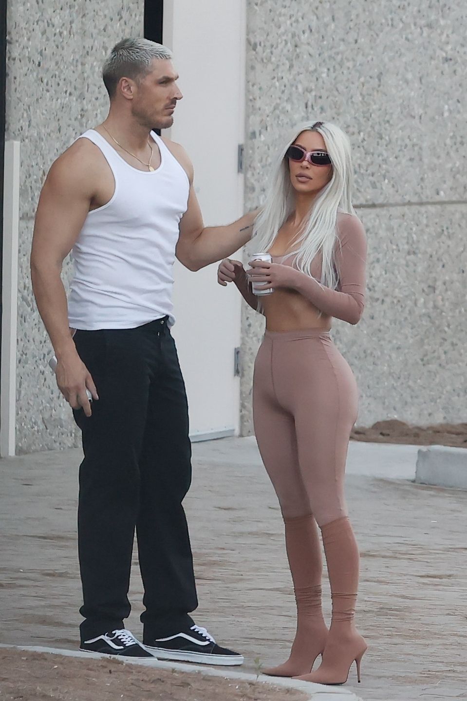 Kim Kardashian na planie reklamy u boku partnera