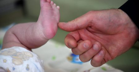 W ciągu roku został ojcem 23 dzieci. Trwa dochodzenie w jego sprawie