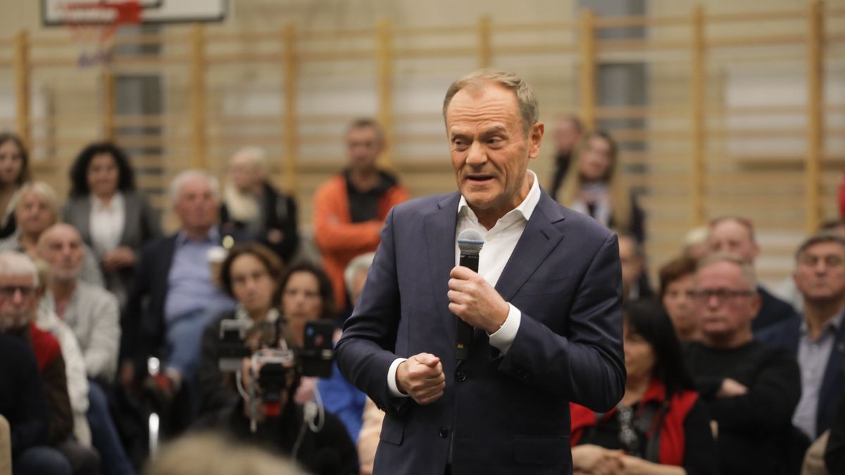 Donald Tusk mówił na ostatnim spotkaniu z mieszkańcami Piaseczna, że chce odciąć państwo od Kościoła 