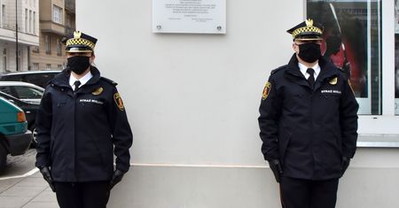Warszawa. Odsłonięto tablicę powstańczą w Śródmieściu