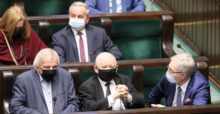 Kaczyński przegrał głosowanie. "Ździebko za mało, żeby rządzić"