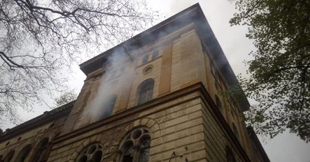 Legnica. Będzie kontrola pustostanu. Kolejne zaprószenie ognia w opuszczonym szpitalu
