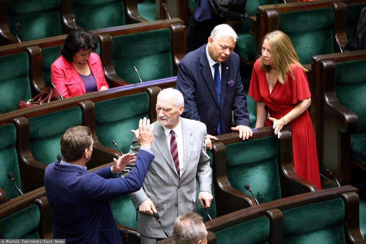 4 tys. zł "kieszonkowego" dla posłów. "Tego nikt nie kontroluje"