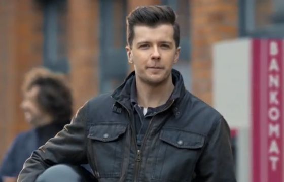 Radosław Kotarski na motocyklu reklamuje konto 360° w Banku Millennium (wideo)