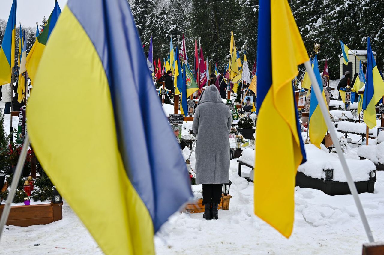 In the picture: cemetery in Lviv.