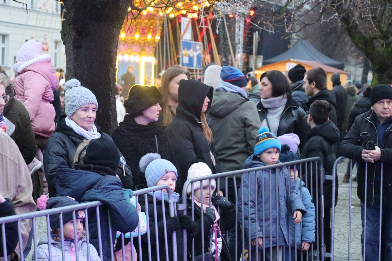Pleszew z rzeźbą lodową autorstwa wicemistrza świata