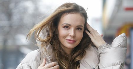 Wendzikowska zadziwia gibkością. Przy okazji pokazała swój salon