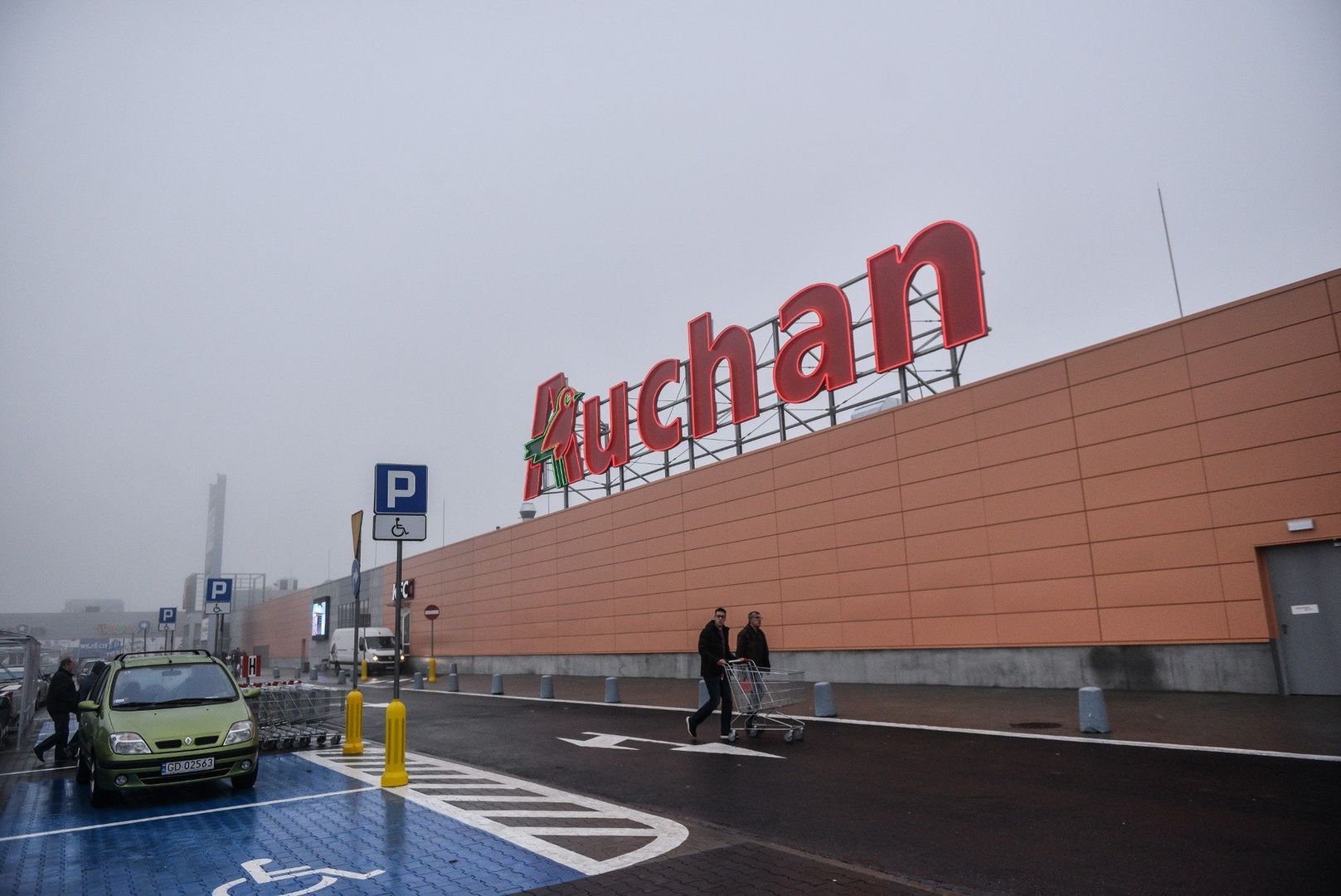 Auchan modernizuje format hipermarketów, odpowiadając na zmieniające się zwyczaje zakupowe konsumentów.