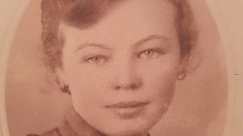 Warszawa. "Lalunia" do Powstania Warszawskiego poszła wraz z druhnami z zastępu na Żoliborzu. Wierzy, że może jeszcze uda jej się spotkać którąś z druhen lub inne osoby, które poznała w czasie wojny (archiwum prywatne)