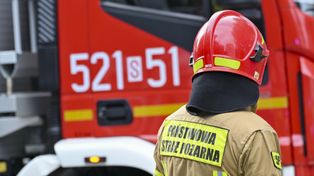 Falęcin: Pożar domu. Strażacy gasili ogień w nocy, wrócili rano dogaszać pogorzelisko