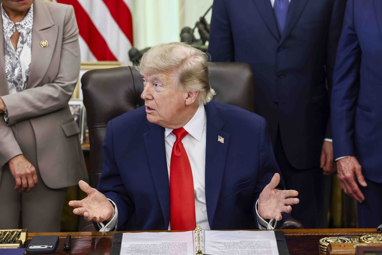 Pozew przeciw fiskusowi miał być ustawką? Trump reaguje