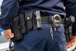 Seniorka zostawiła pieniądze pod śmietnikiem. Straciła oszczędności