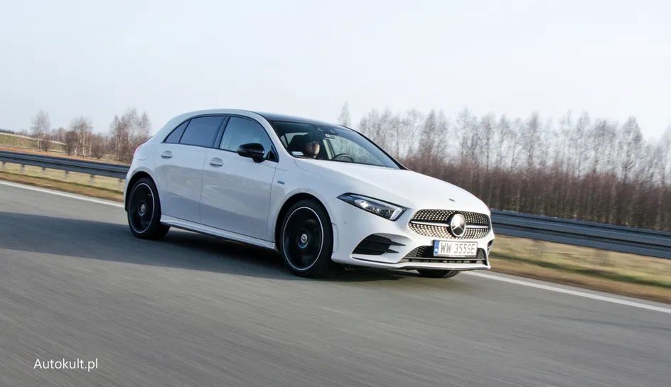 Mercedes jednak nie rezygnuje z małych aut. Klienci zdecydowali