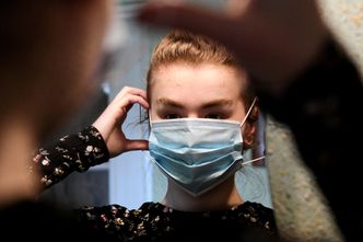 Koronawirus. Obowiązek osłony ust i nosa. Za brak maseczki kary nawet 10 razy wyższe od mandatu