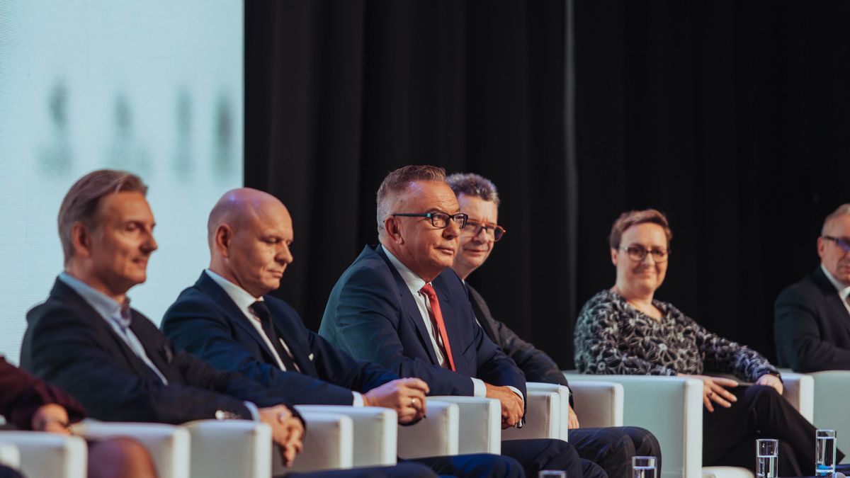 Adam Abramowicz, Rzecznik Małych i Średnich Przedsiębiorców (w środku)