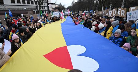 "Le Monde": Polacy sceptyczni wobec akcesji Ukrainy do UE. Poparcie spadło