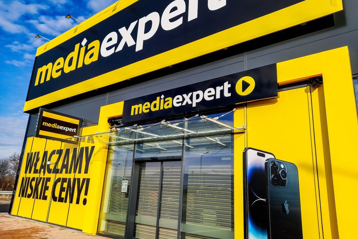 600 zł taniej za konsolę. Media Expert obniża ceny