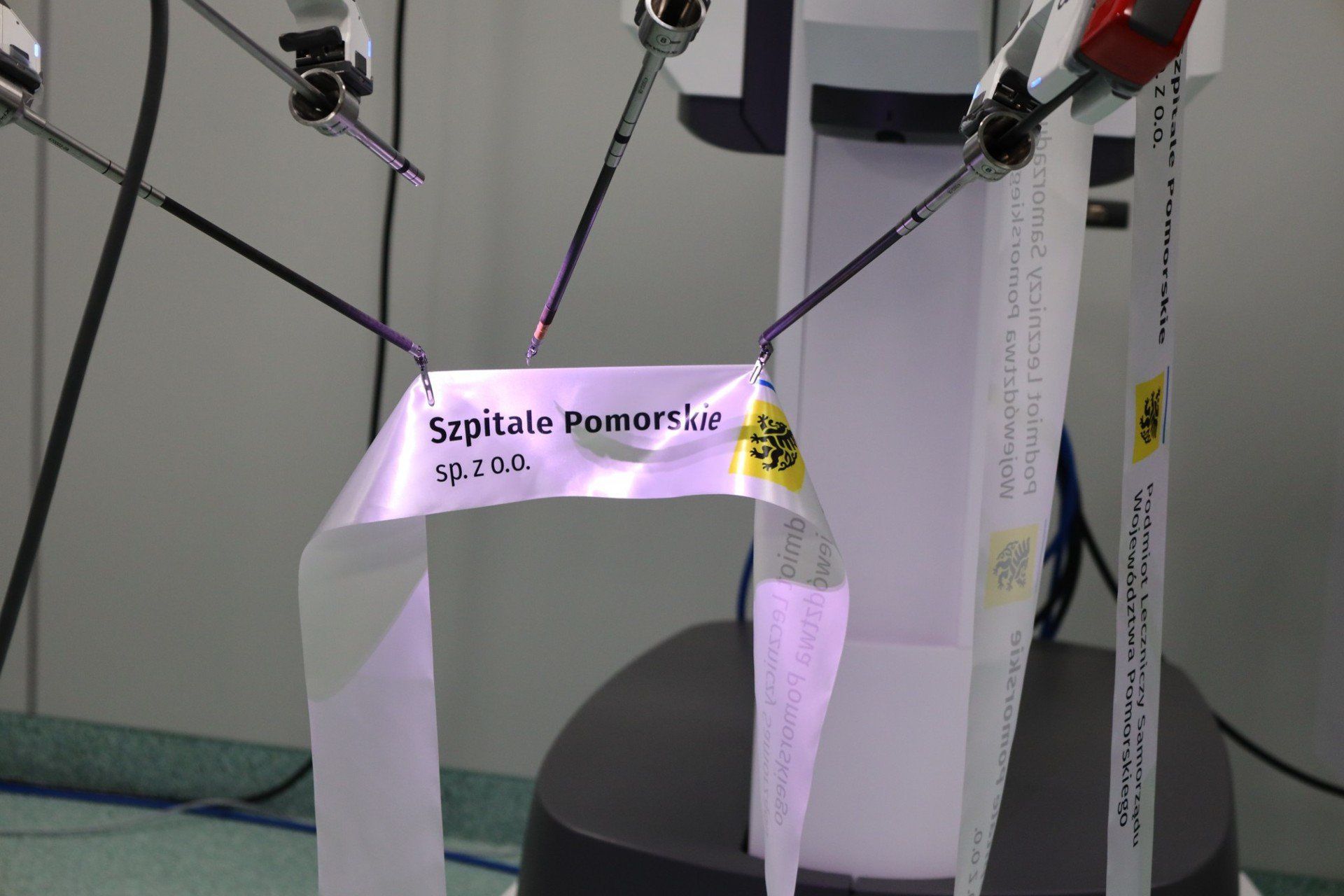 Nowoczesny robot da Vinci trafił do szpitala w Wejherowie. Pomoże w operacjach onkologicznych