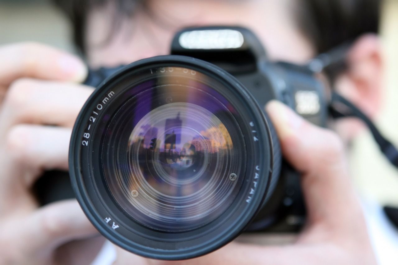 Złodziej poszedł za nim do domu. Stracił cały sprzęt fotograficzny