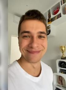 Friz pokazał, jak wygląda jego pokój. Co takiego ukrywa?