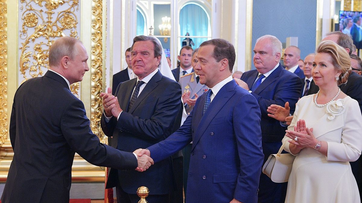 Putin i Schroeder znają się od lat.