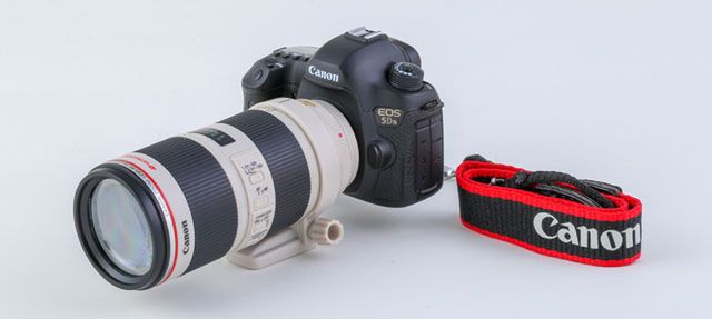 Firma Canon stworzyła piękną miniaturkę modelu EOS 5DS z dwoma obiektywami 6