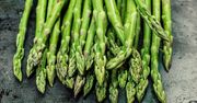Nie wyrzucaj końcówek szparagów. Przygotuj z nich pyszne i zdrowe danie