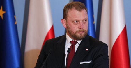 Koronawirus w Polsce. Do kiedy będziemy musieli nosić maseczki ochronne? Ministerstwo Zdrowia precyzuje