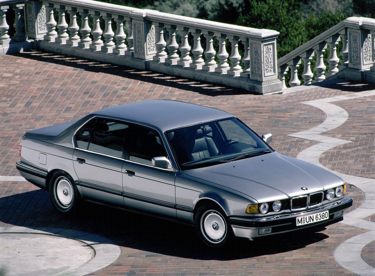 BMW Serii 7 E32