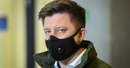 Szczepionka na COVID-19. Dostawa od Moderny opóźniona. Michał Dworczyk potwierdza