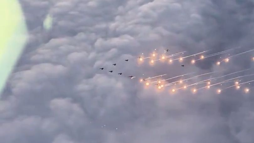 "Lotnicza choinka" w wykonaniu NATO-wskiego lotnictwa.