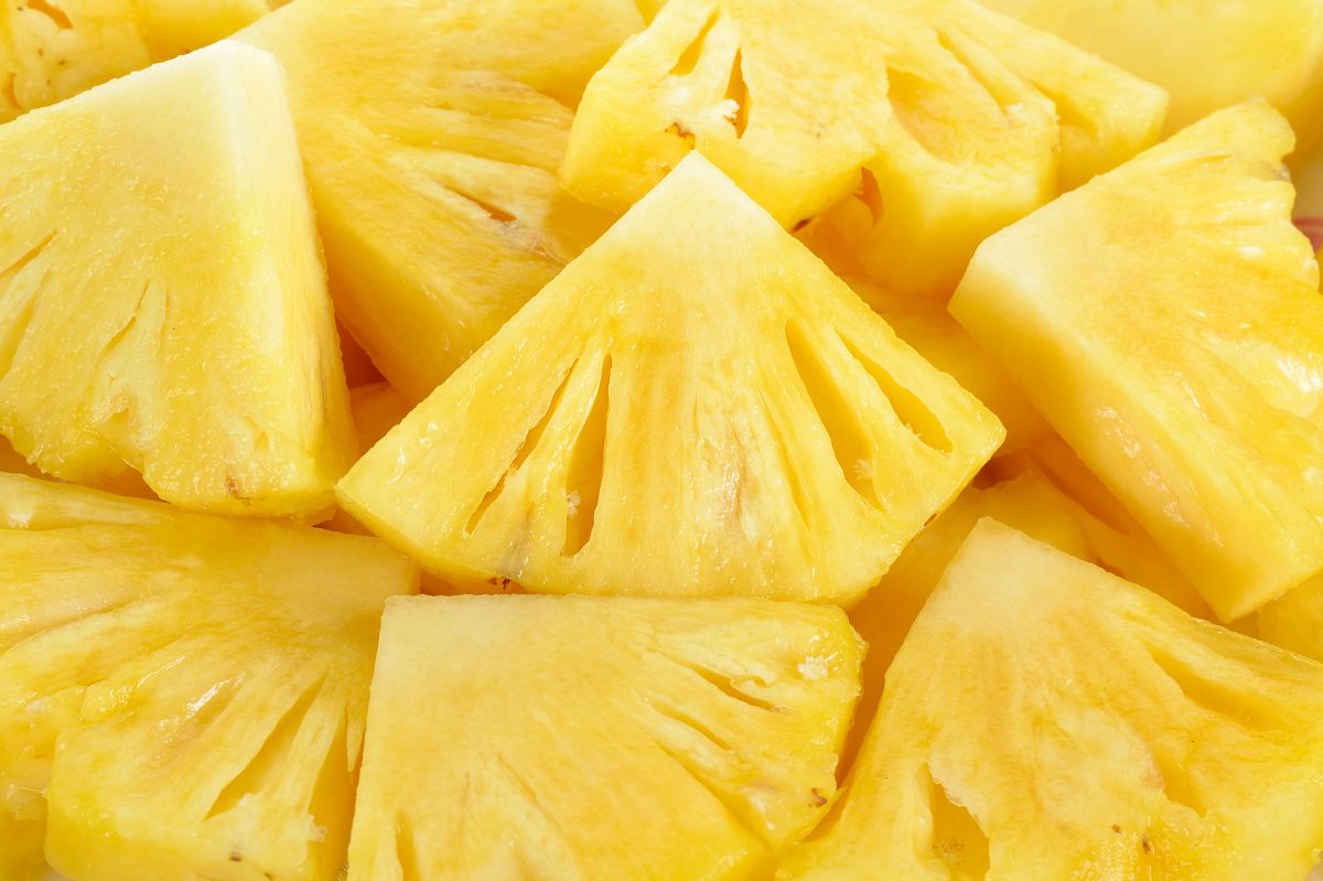 Ananas — owoc bogaty w liczne składniki odżywcze. 