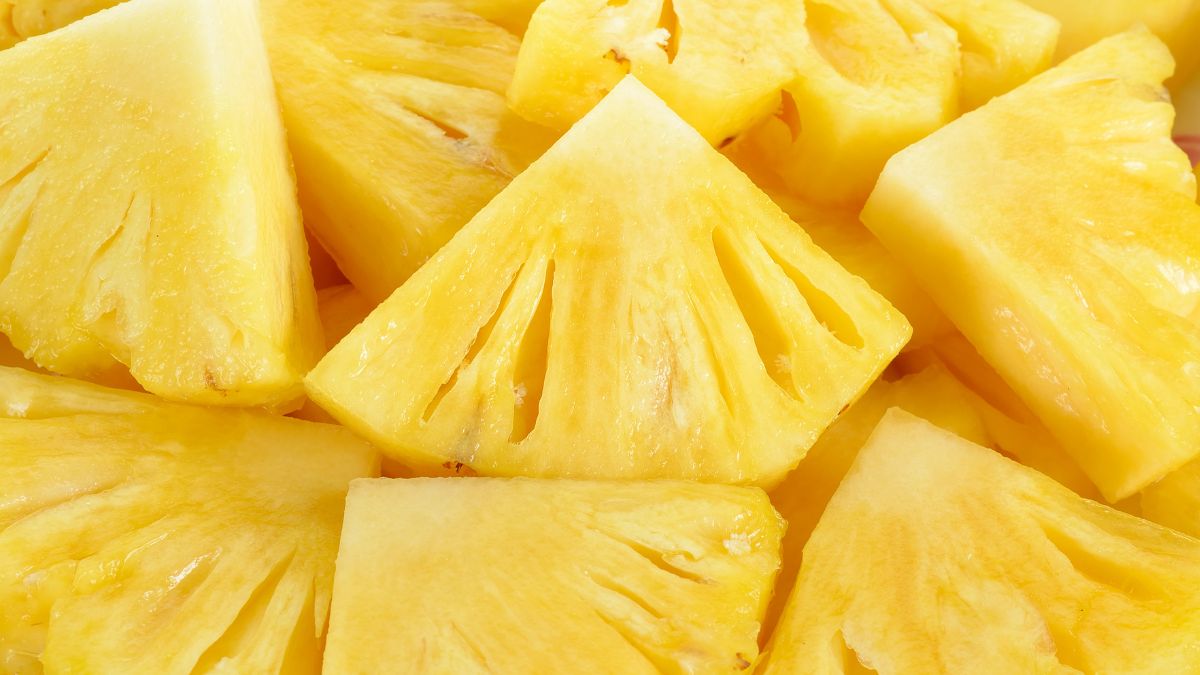 Ananas — owoc bogaty w liczne składniki odżywcze. 