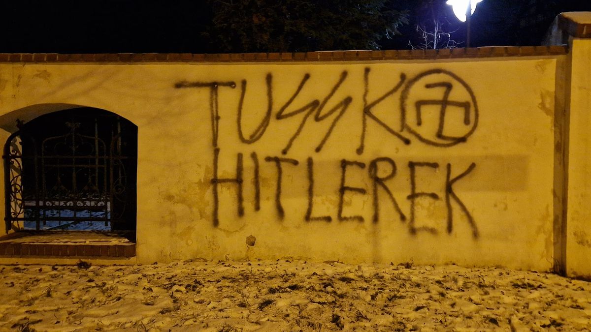 Napis na murze Kościoła Pokoju w Świdnicy.