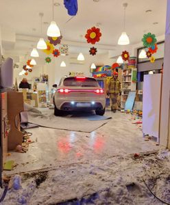 Lublin: wpadła samochodem do żłobka. Zatrzymała się w sali zabaw