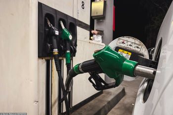 Były wiceminister usłyszy zarzuty. W tle wakacje i służbowe auto