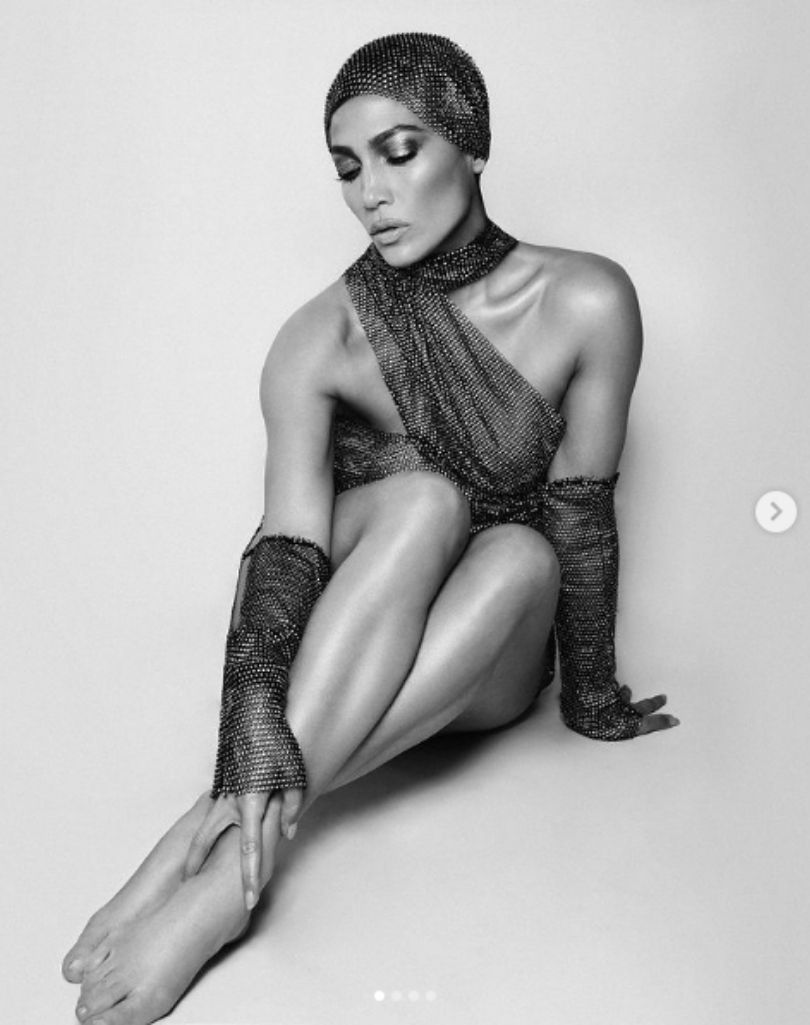 Jennifer Lopez prezentuje krótkie włosy w sesji dla "Allure" 