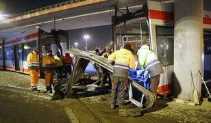Łódź. Tramwaj uderzył w estakadę. Są ranni
