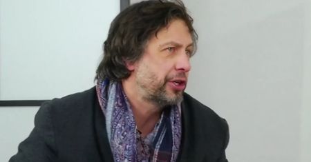 Majewski o hejterach: "Może to dobrze, że im się żółć wylewa?"
